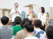  width: 100%; height : 150px