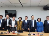  width: 100%; height : 150px