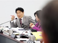  width: 100%; height : 150px