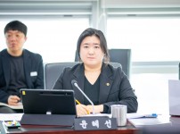  width: 100%; height : 150px