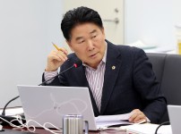  width: 100%; height : 150px