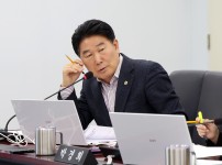  width: 100%; height : 150px