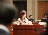  width: 100%; height : 150px