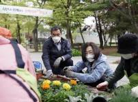  width: 100%; height : 150px